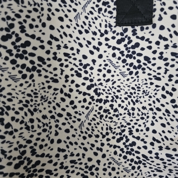 ⭐️40% Off⭐️ Mali + Lili Signature Leopard Print Weekender Bag - Picture 5 of 7